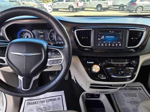 Used 2021 Chrysler Voyager Lxi FWD image 16
