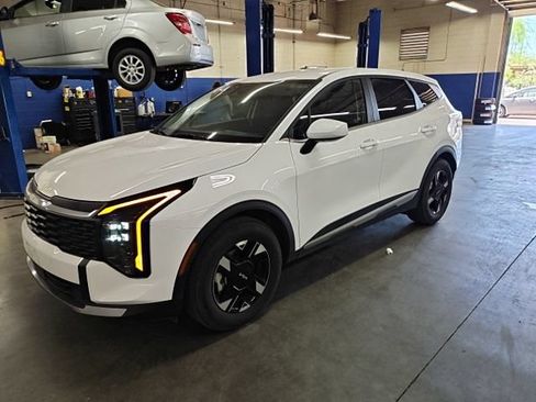 Certified 2026 Kia Sportage LX FWD image 3