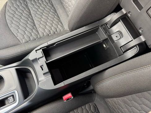 Used 2020 Chevrolet Equinox LT image 19