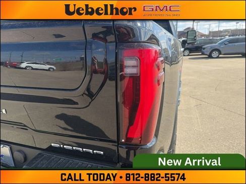 Used 2024 GMC Sierra 2500 Denali w/ Denali Reserve Package image 9