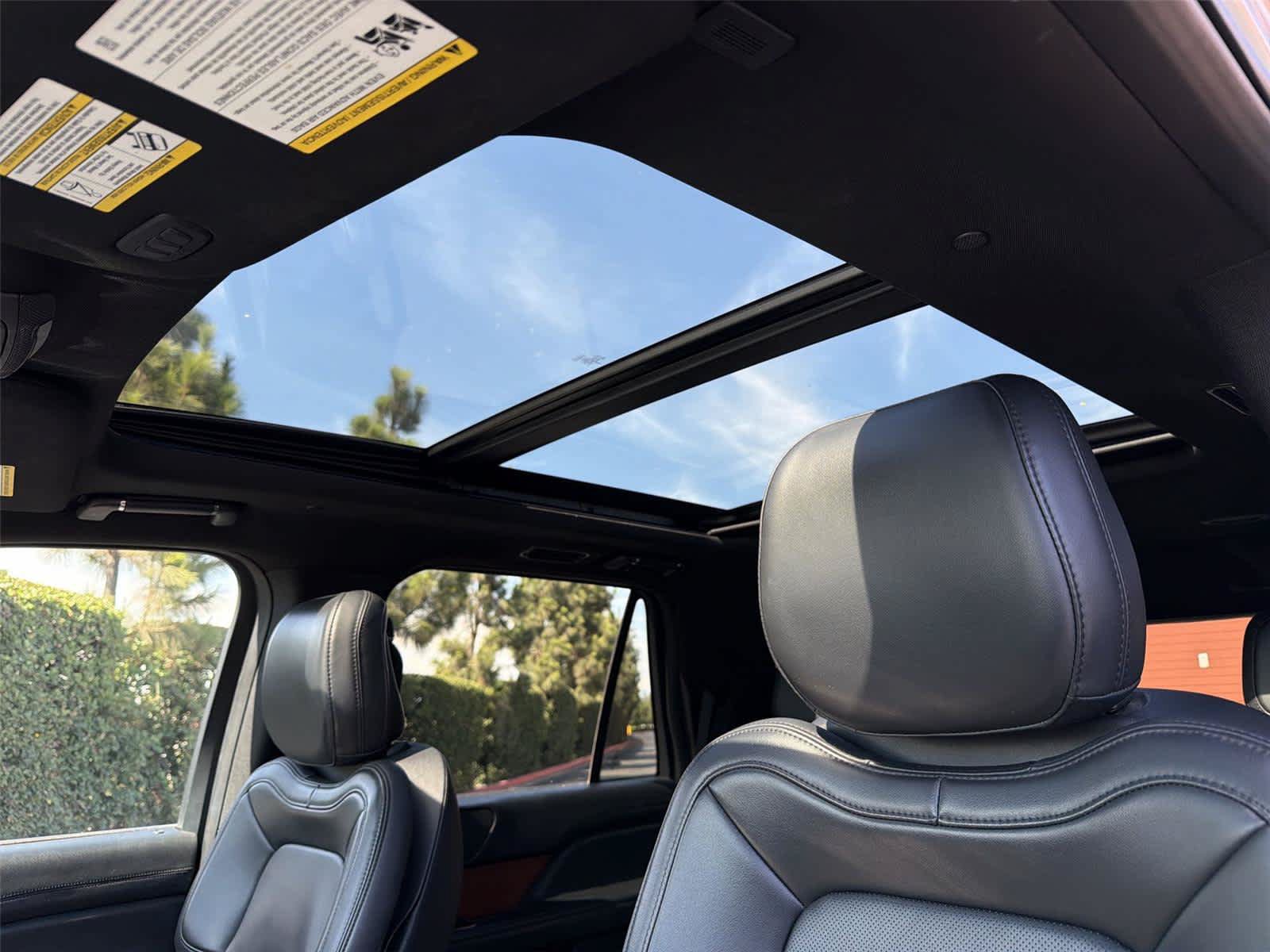 Used 2024 Lincoln Navigator Premiere AWD/4WD image 41