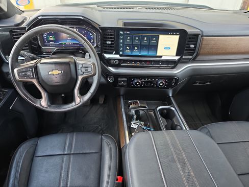 Used 2023 Chevrolet Silverado 1500 High Country w/ High Country Premium Package AWD/4WD image 7