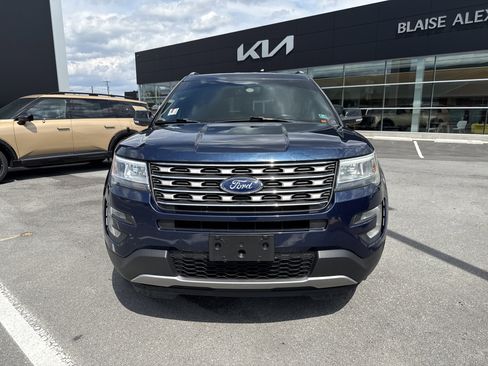 Used 2016 Ford Explorer XLT w/ Equipment Group 201A AWD/4WD image 9
