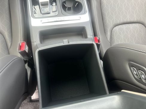 New 2026 Kia Carnival EX image 32