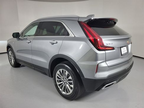 Certified 2025 Cadillac XT4 Premium Luxury image 3