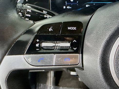 Used 2023 Hyundai Elantra Limited FWD image 14