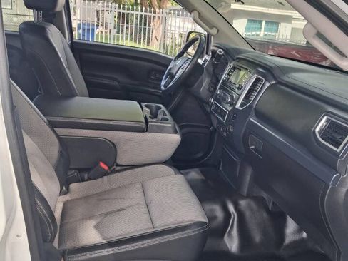 Used 2018 Nissan Titan S w/ S Utility Package RWD image 3