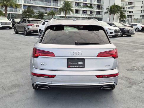 Used 2023 Audi Q5 e Premium w/ Convenience Package image 5