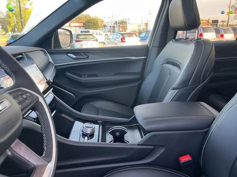 New 2026 Jeep Grand Cherokee Limited w/ Limited Altitude Package AWD/4WD image 10