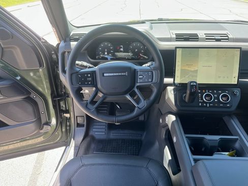 New 2026 Land Rover Defender 110 X-Dynamic SE AWD/4WD image 13
