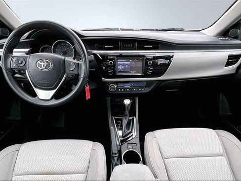 Used 2015 Toyota Corolla LE image 16