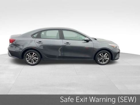 Certified 2024 Kia Forte LXS w/ LXS Technology Package image 9