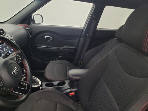 Used 2018 Kia Soul + image 17