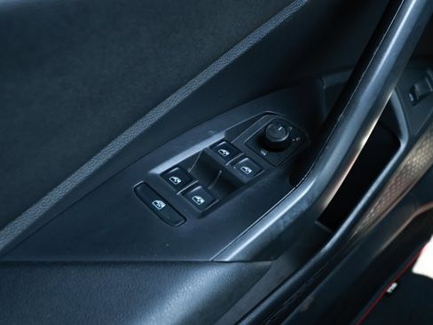 Used 2019 Volkswagen Jetta GLI FWD image 19