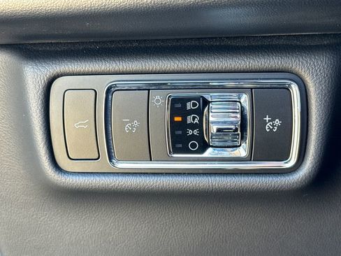 Used 2023 Lincoln Aviator Reserve AWD/4WD image 32