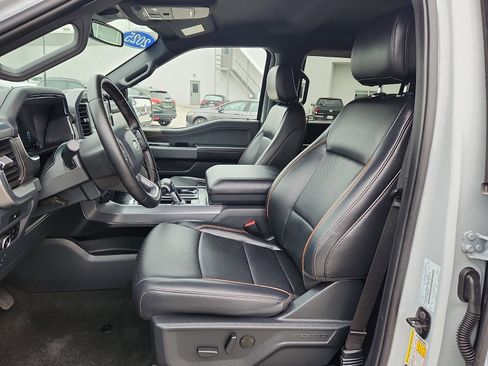 Used 2025 Ford F150 Lariat w/ Equipment Group 501A Mid image 8