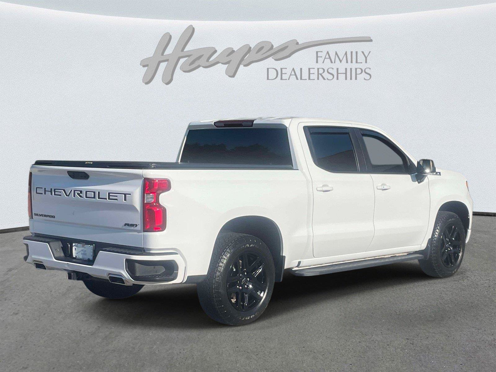 Used 2023 Chevrolet Silverado 1500 RST AWD/4WD image 3