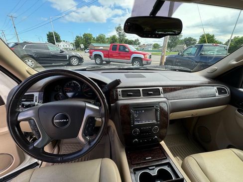 Used 2014 GMC Yukon XL Denali AWD/4WD image 20