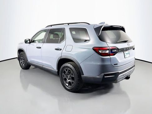 Used 2023 Honda Pilot TrailSport image 5