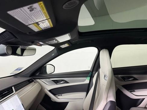 Certified 2026 Jaguar F-PACE R-Dynamic S AWD/4WD image 14