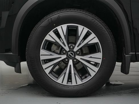 Used 2023 Nissan Rogue SV AWD/4WD image 10