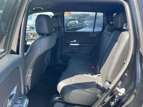 Used 2023 Mercedes-Benz GLB 250 image 6