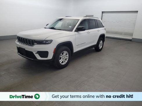 Used 2023 Jeep Grand Cherokee Laredo w/ Luxury Tech Group I AWD/4WD image 1