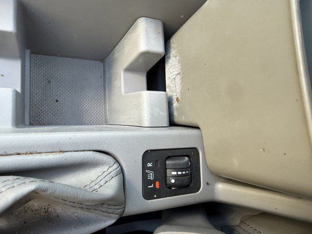 Used 2010 Subaru Forester 2.5X Limited AWD/4WD image 30