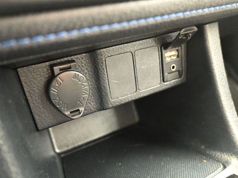 Used 2018 Toyota Corolla SE image 19