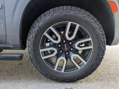 Used 2022 GMC Yukon AT4 image 32