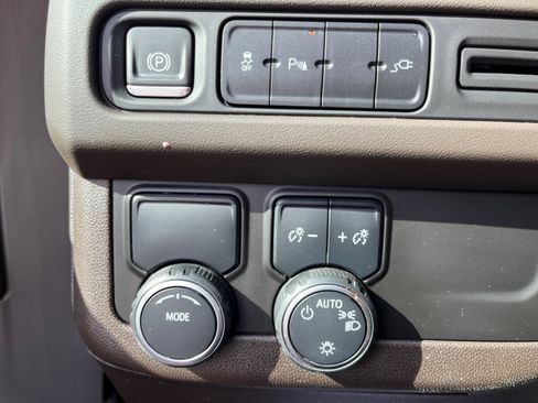 Used 2021 Chevrolet Tahoe LT image 23