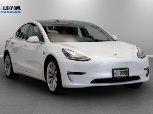 Used 2018 Tesla Model 3 Mid Range RWD image 3