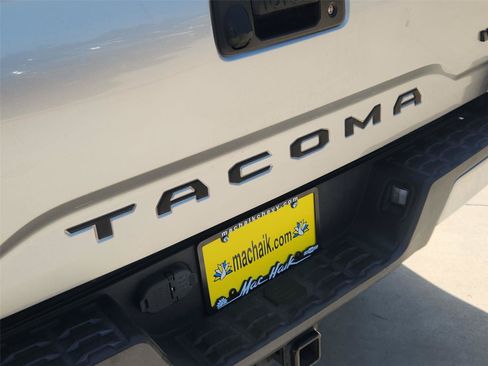 Used 2022 Toyota Tacoma SR5 RWD image 28
