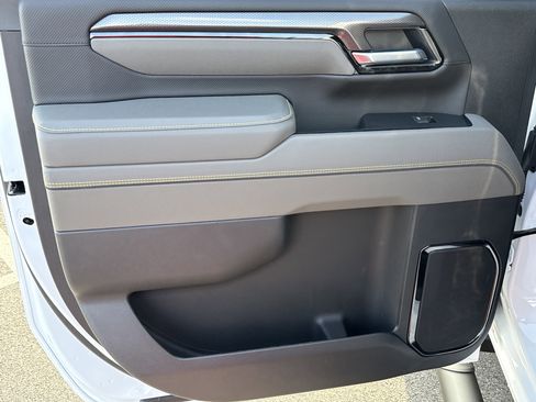 Used 2025 Chevrolet Silverado 2500 ZR2 w/ Technology Package image 38