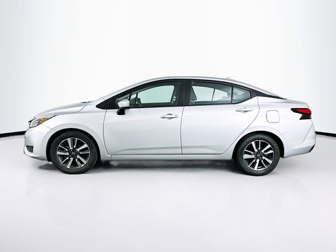 Used 2025 Nissan Versa SV FWD image 4