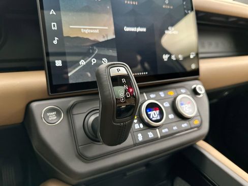 New 2026 Land Rover Defender 110 X-Dynamic SE image 16