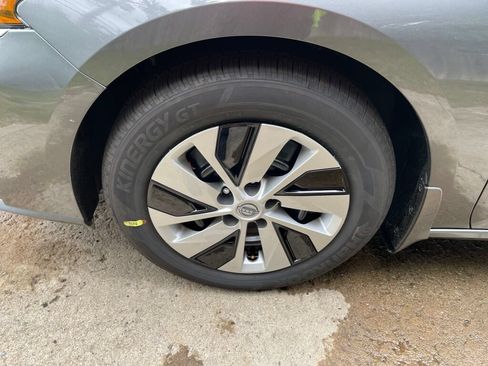 Used 2024 Nissan Altima 2.5 S FWD image 24