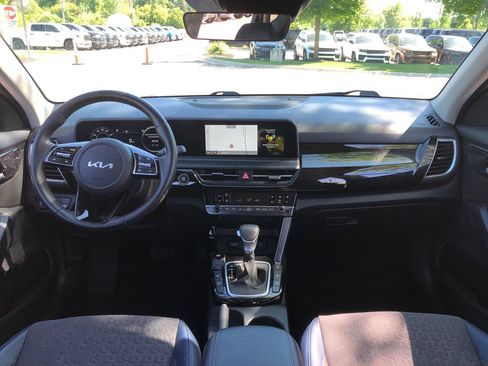 Used 2024 Kia Seltos S AWD/4WD image 2