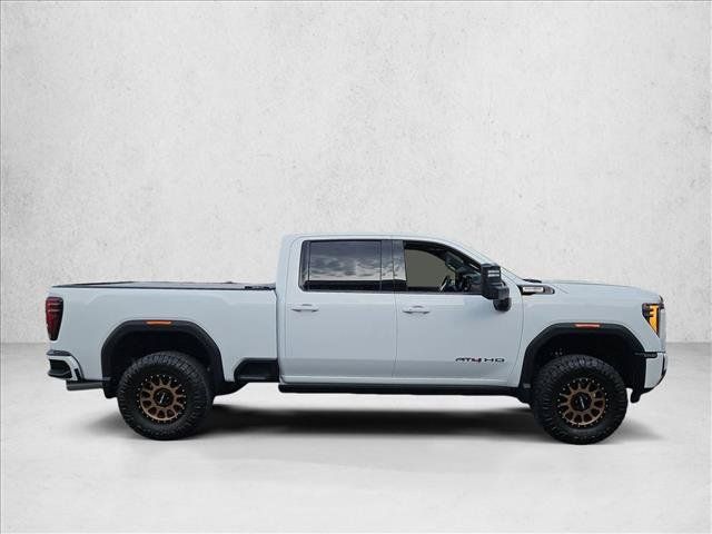 Used 2024 GMC Sierra 2500 AT4 w/ AT4 Premium Plus Package AWD/4WD image 4