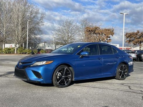 Used 2019 Toyota Camry XSE image 1