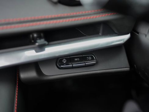 Used 2020 Chevrolet Corvette Stingray Premium Cpe w/ 3LT image 26