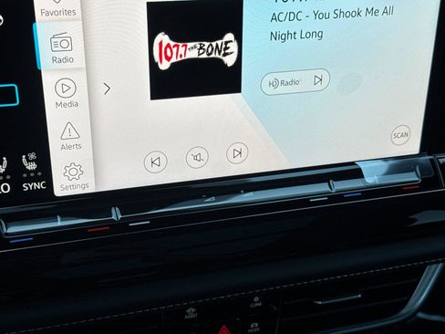 New 2026 Volkswagen Atlas Cross Sport SEL R-Line image 19