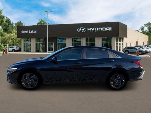 New 2026 Hyundai Elantra SEL Sport FWD image 3