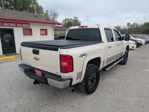 Used 2013 Chevrolet Silverado 1500 LTZ w/ LTZ White Diamond Edition AWD/4WD image 3