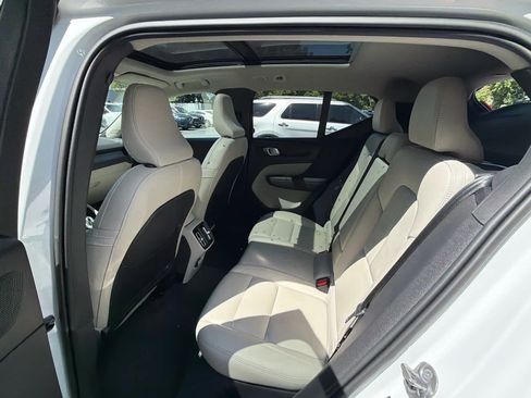 Certified 2023 Volvo XC40 B5 Ultimate w/ Protection Package Premier AWD/4WD image 59