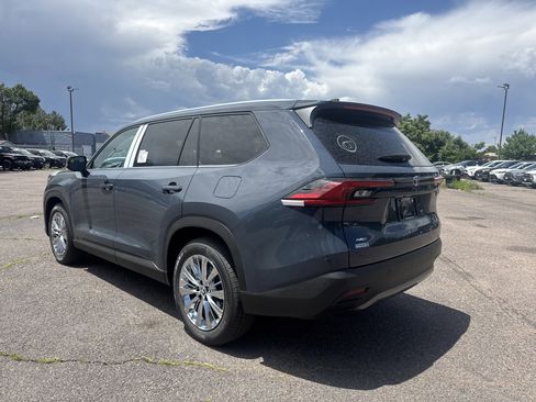 New 2026 Toyota Grand Highlander Platinum image 3