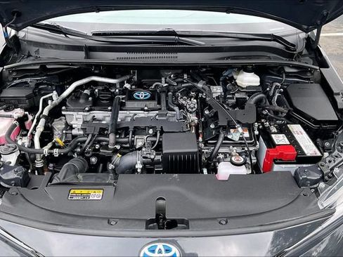 Used 2024 Toyota Corolla SE w/ SE Package FWD image 10