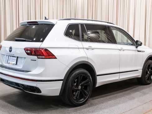 Certified 2024 Volkswagen Tiguan SE R-Line AWD/4WD image 6