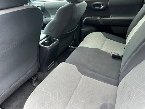 Used 2021 Toyota Tacoma TRD Off-Road w/ Technology Package AWD/4WD image 12