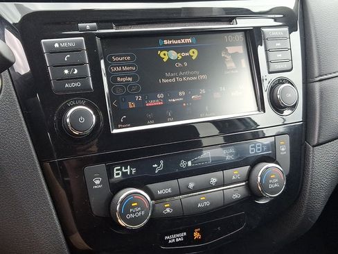 Used 2018 Nissan Rogue SV AWD/4WD image 16